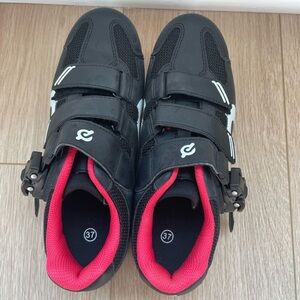 Peloton cycling shoes